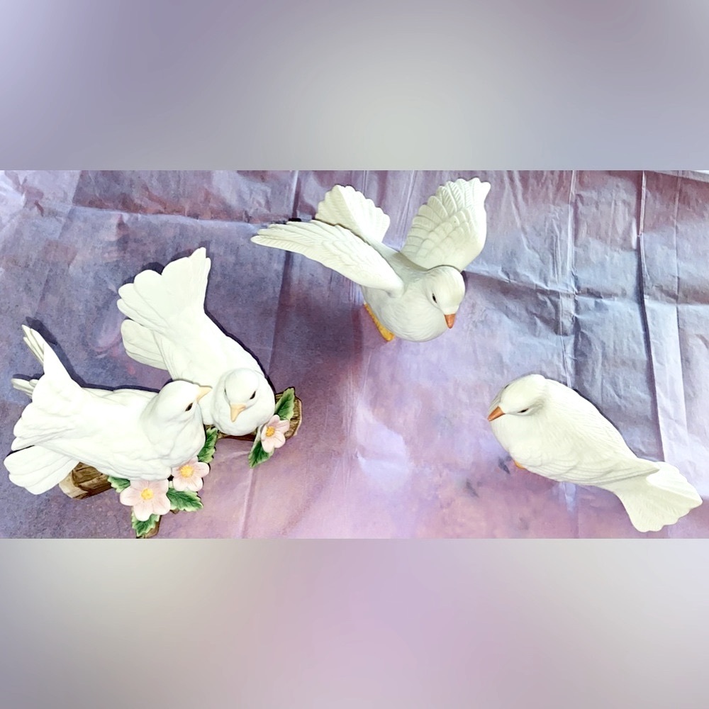 🕊️Vintage Homco White🕊️in EUC 2 Single Birds + 2 More on a Stump w/3 🌸 & 4 🍃